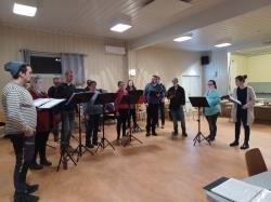 Sanggruppa Scala fra Trysil/Engerdal øver til konsert
