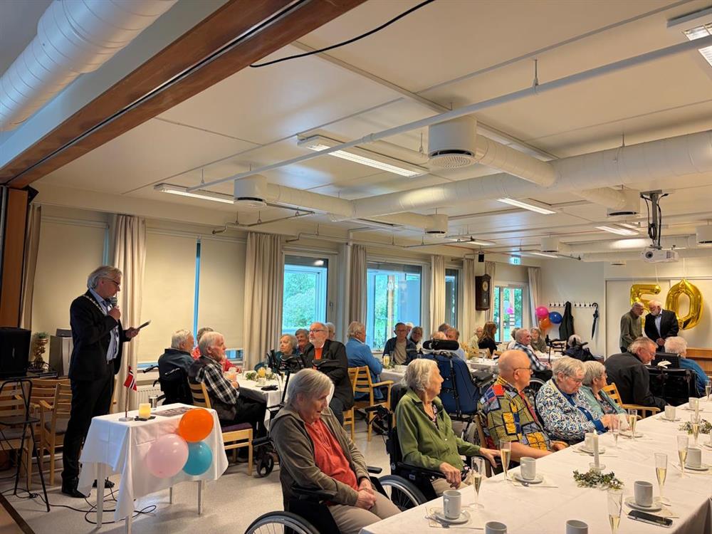 Varaordføreren taler - Klikk for stort bilde